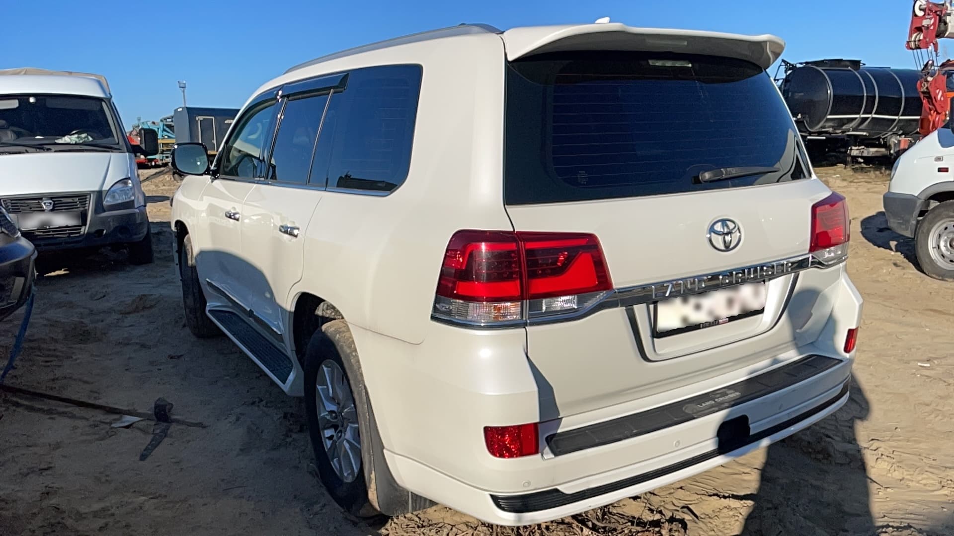 Toyota Land Cruiser 200 - 4