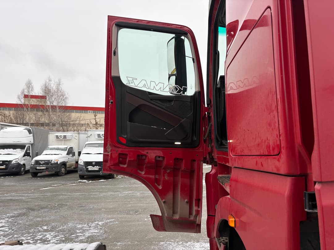 Камаз М1946 4x2 Седельный тягач - 8
