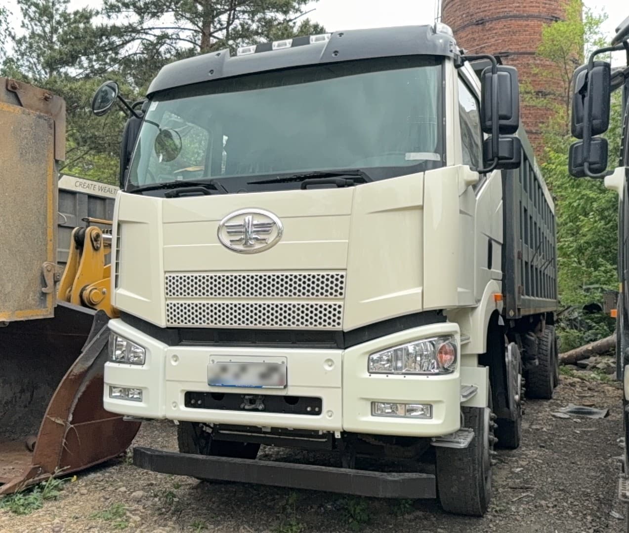 FAW J6 8x4 Самосвал - 1