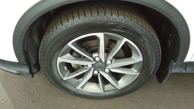 Geely Coolray - 10