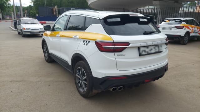 Geely Coolray - 4