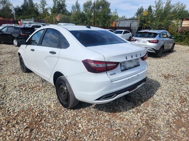 Lada Vesta седан - 3