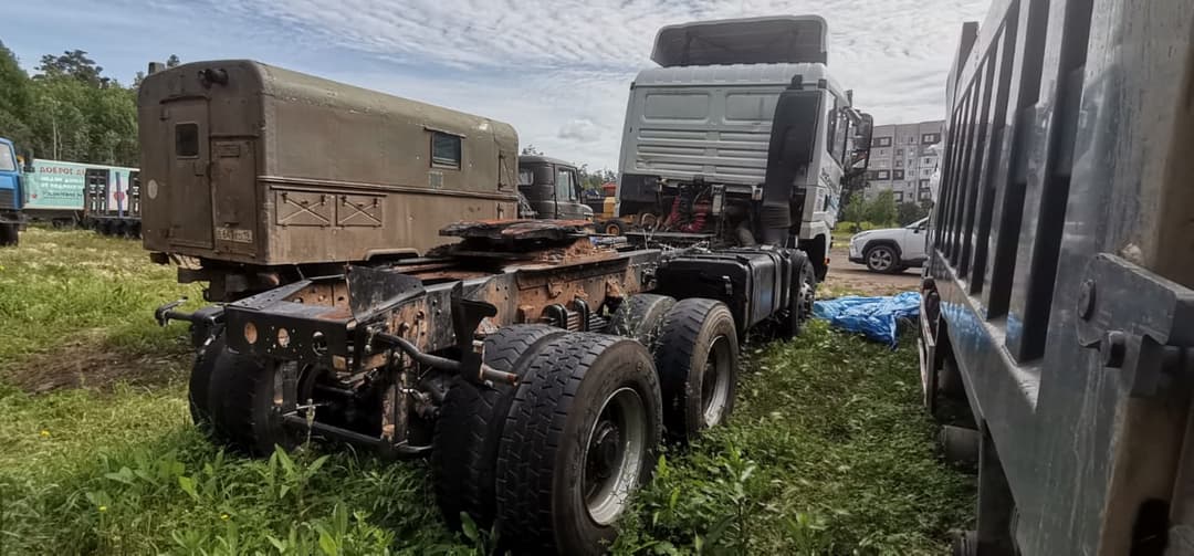 Shacman (Shaanxi) SX* 6x6 Седельный тягач - 3