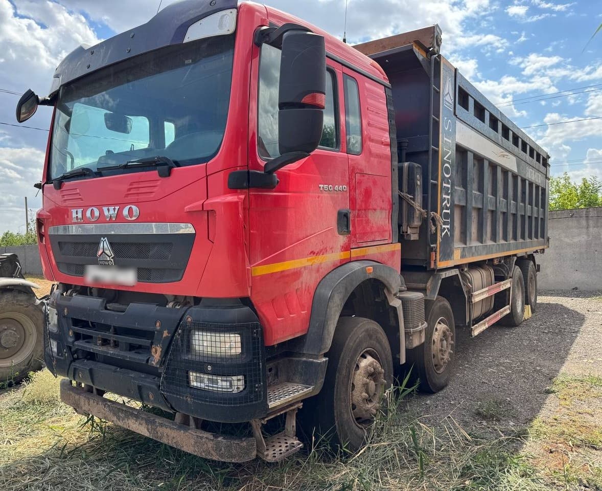 Howo T5G 8x4 Самосвал - 1
