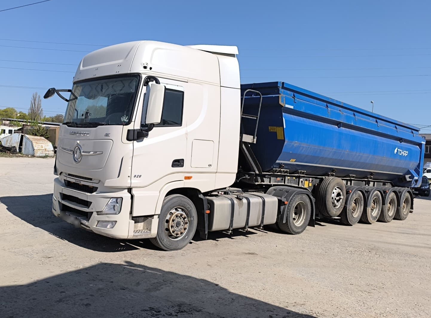 Dongfeng DFH 4x2 Седельный тягач - 1