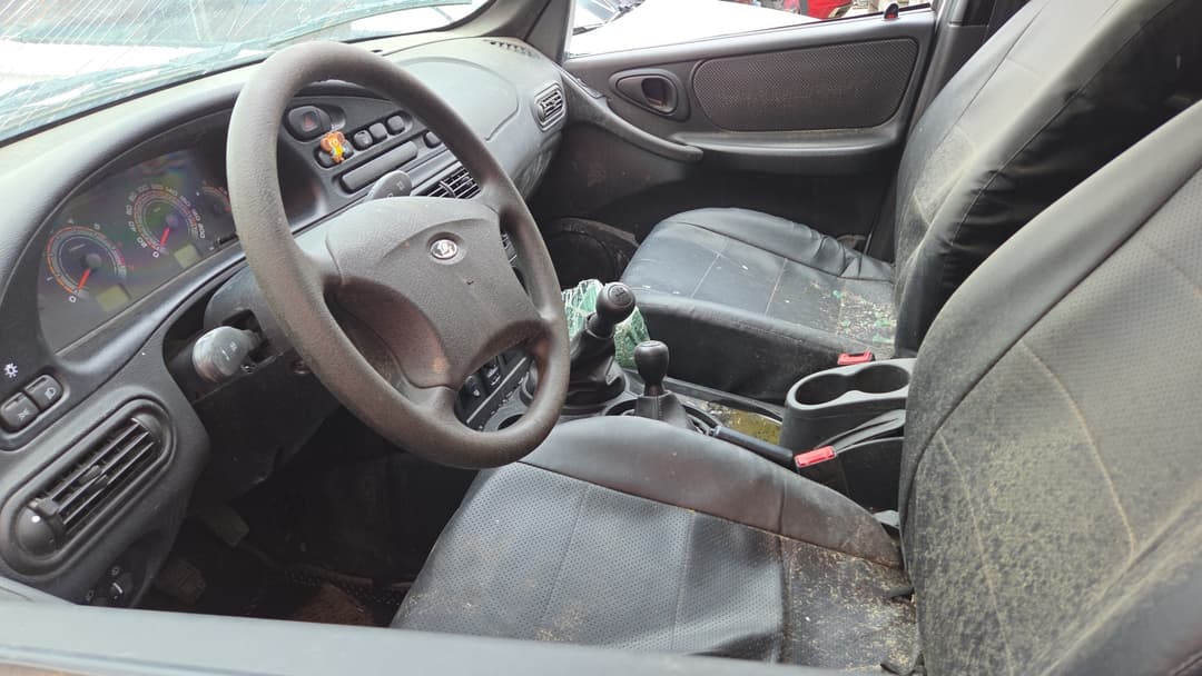 Lada Niva Travel - 5