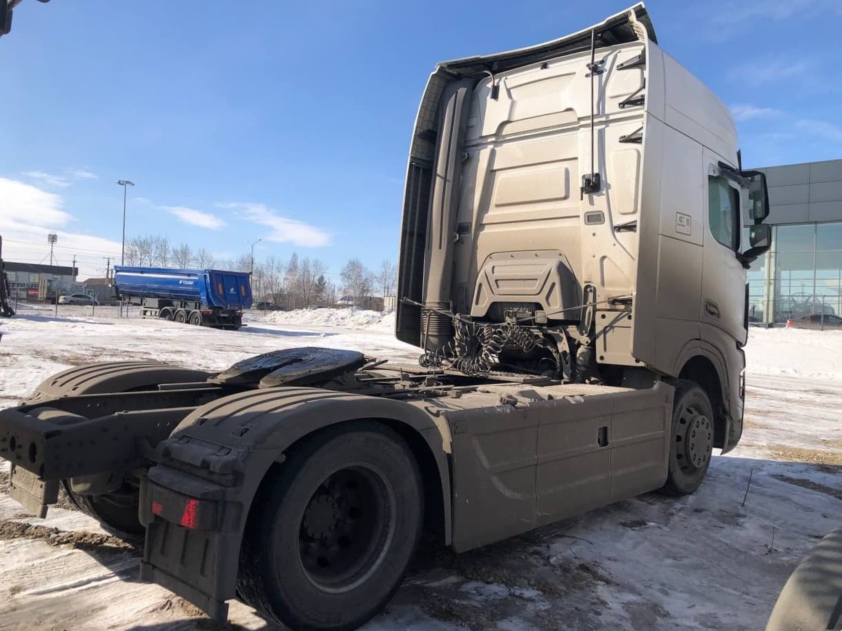 Shacman (Shaanxi) SX* 4x2 Седельный тягач - 3
