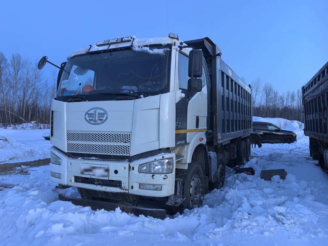 FAW J6 8x4 Самосвал - 1