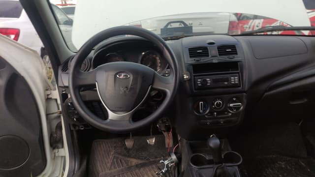 Lada Granta седан - 5