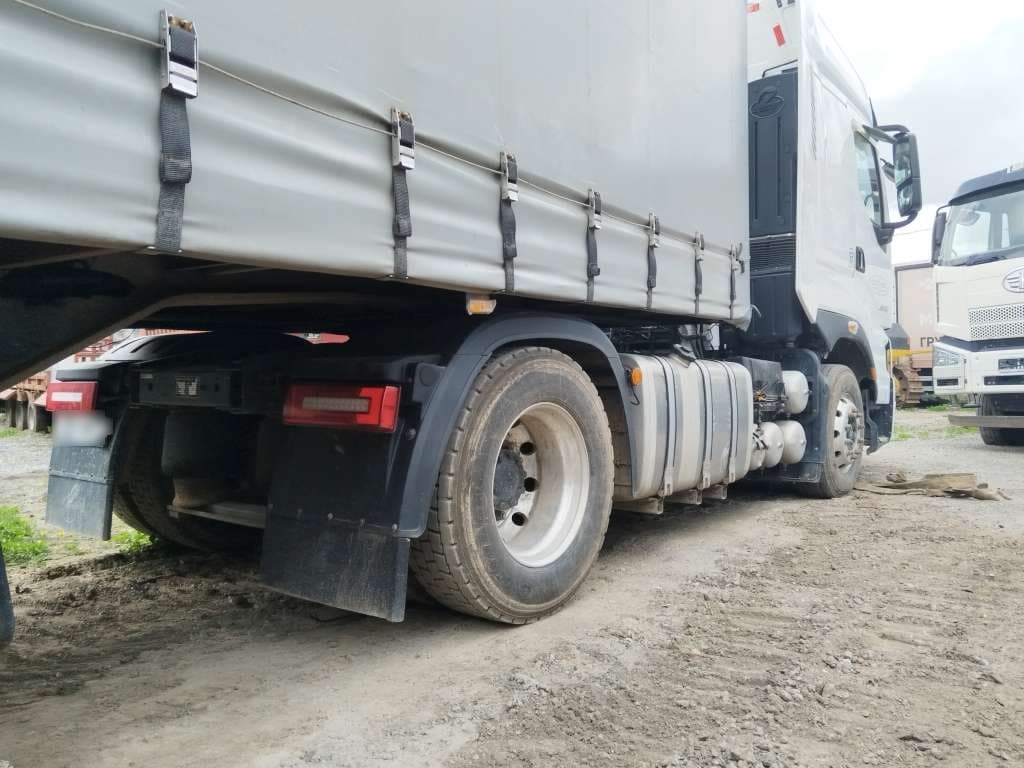 Chenglong LZ4181* 4x2 Седельный тягач - 3