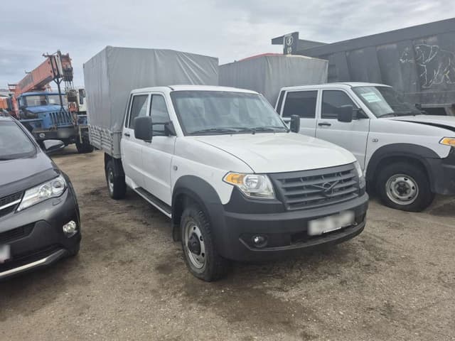 UAZ Profi - 2