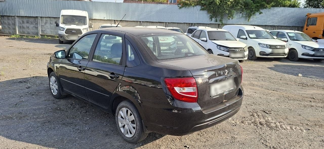 Lada Granta седан - 4