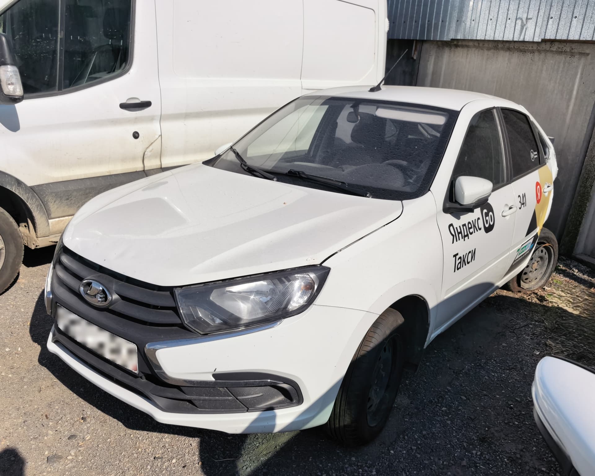 Lada Granta лифтбек - 1
