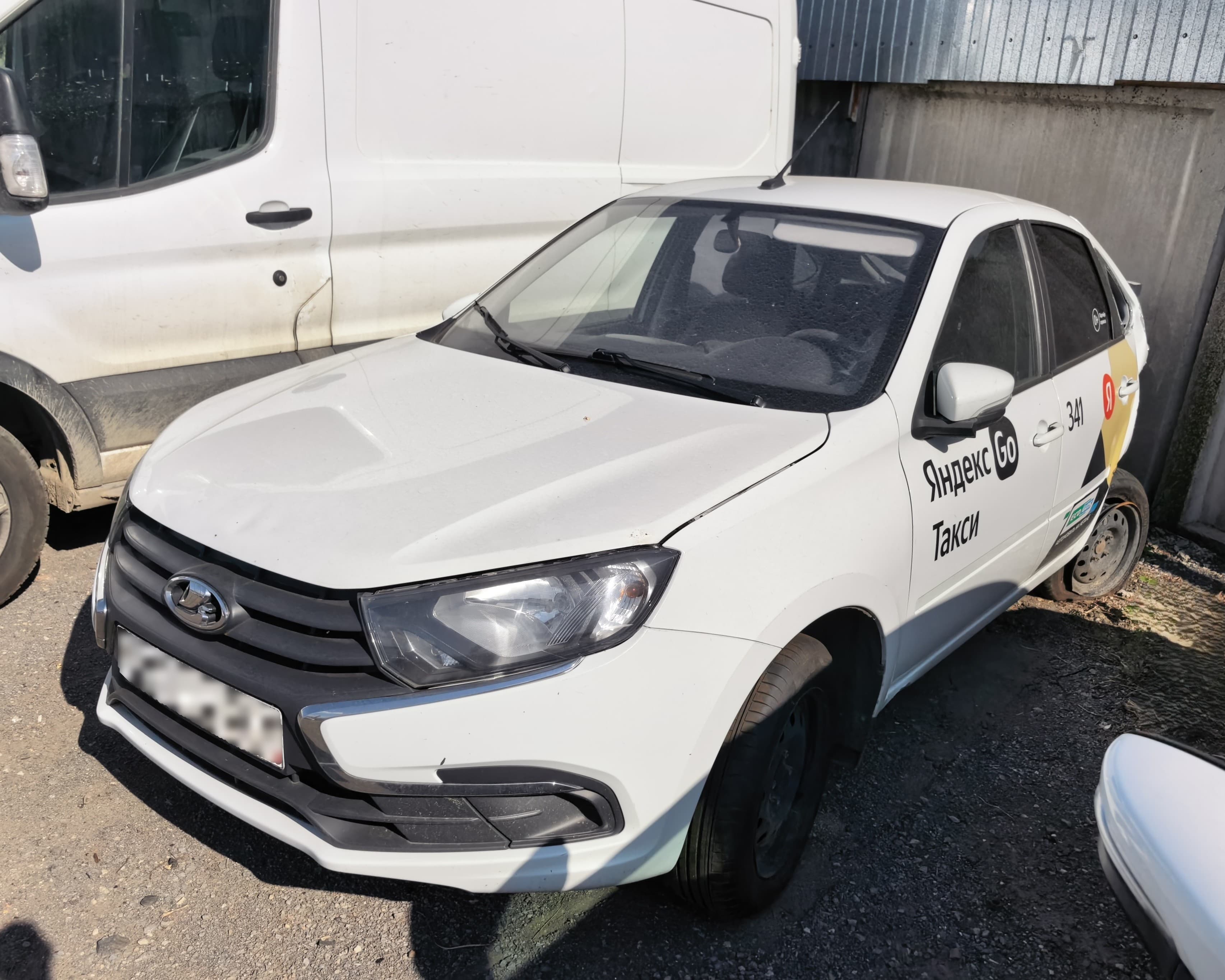 Lada Granta лифтбек - 1