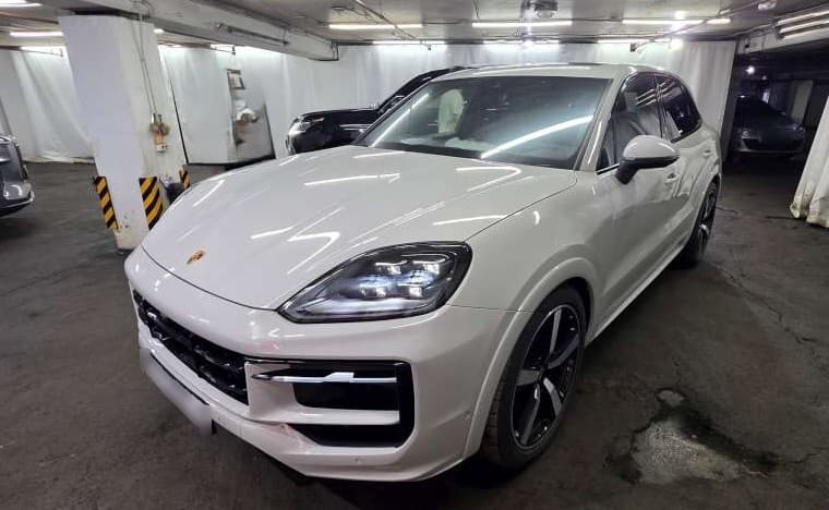Porsche Cayenne - 1