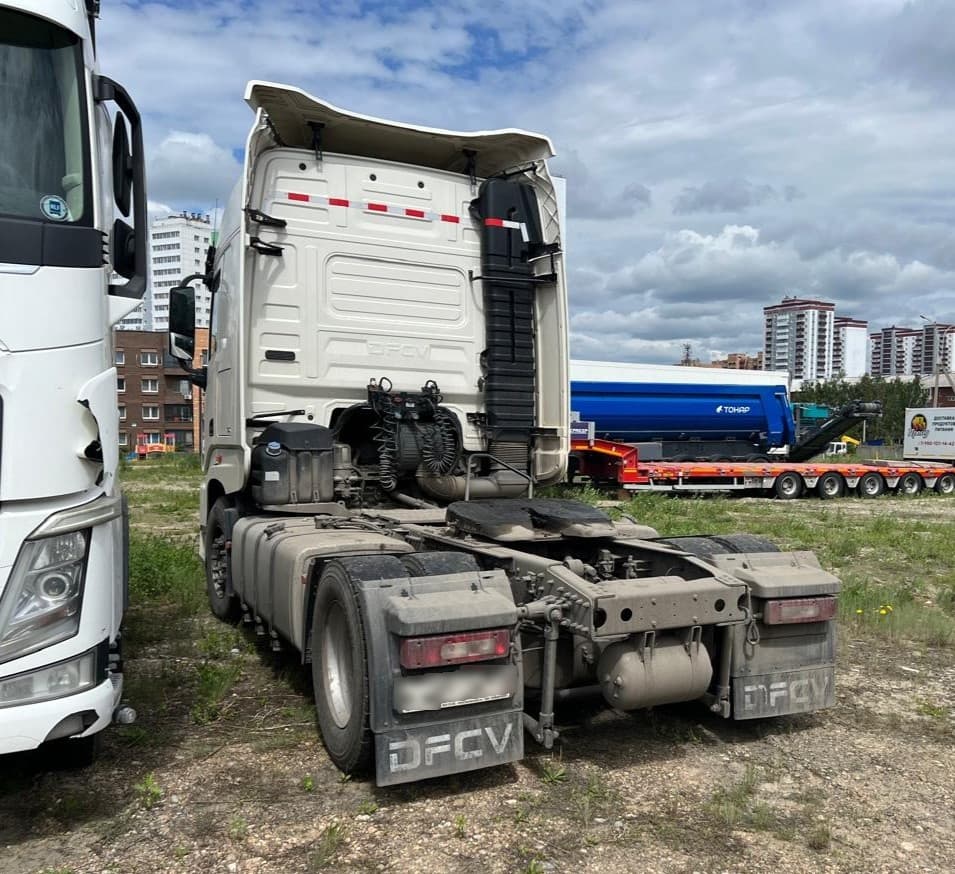 Dongfeng DFH 4x2 Седельный тягач - 4