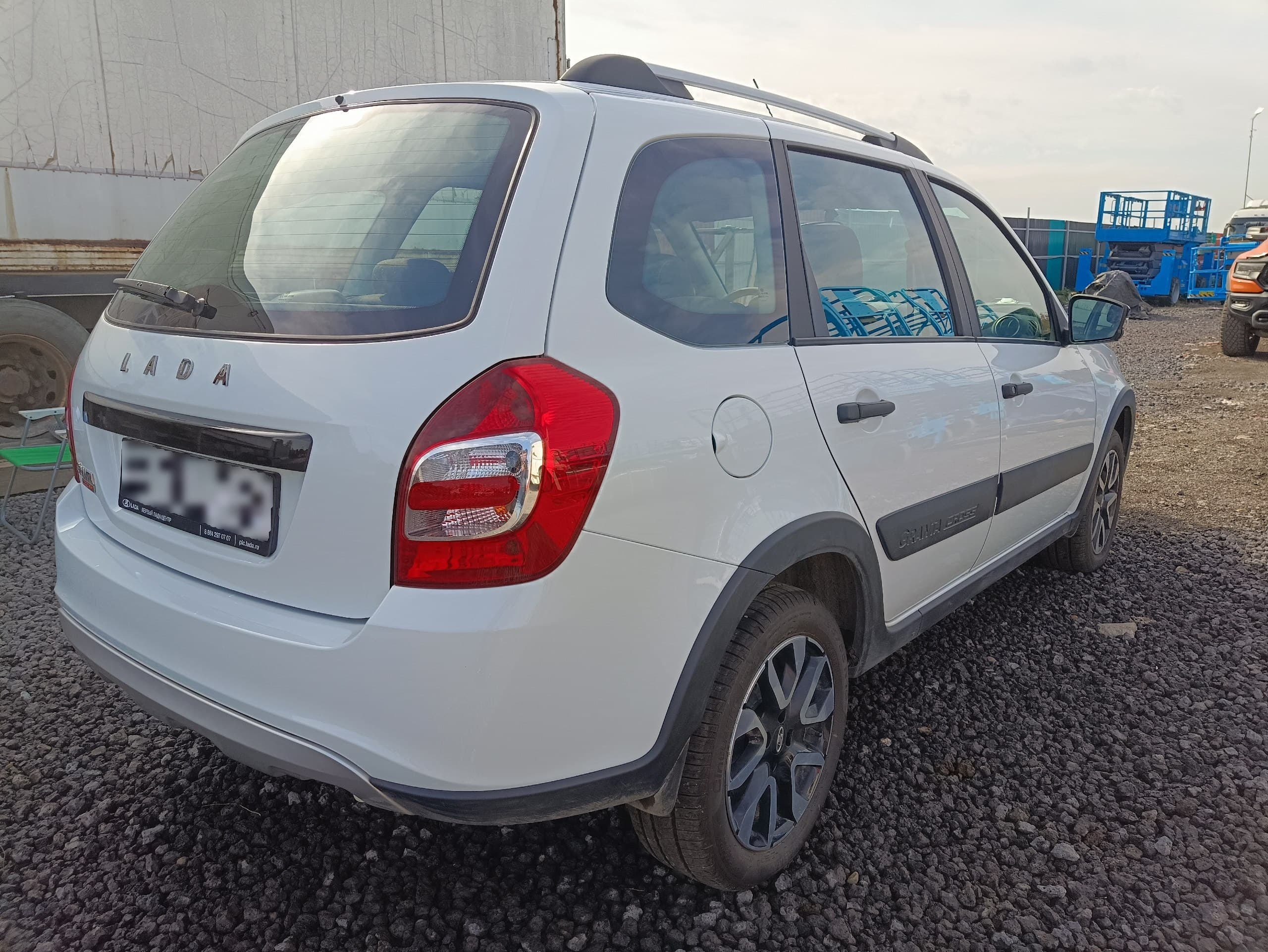 Lada Granta Cross - 3