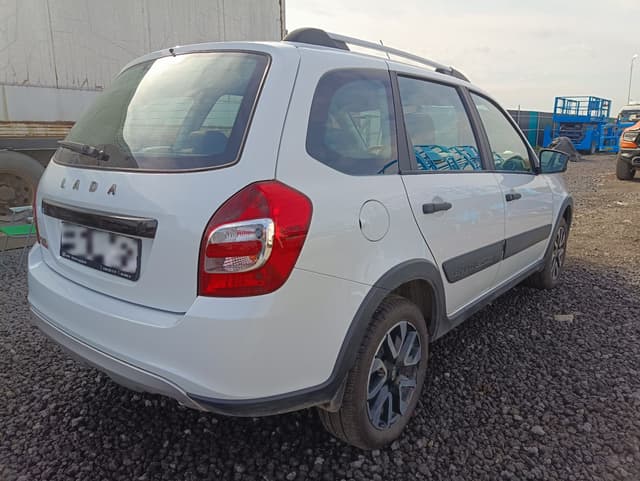 Lada Granta Cross - 2