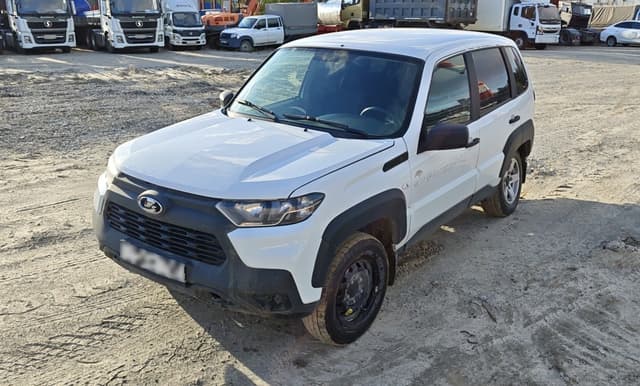 Lada Niva Travel - 1