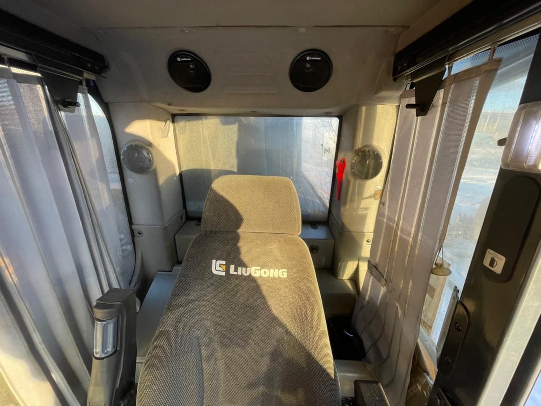 Liugong CLG952 Экскаватор - 8