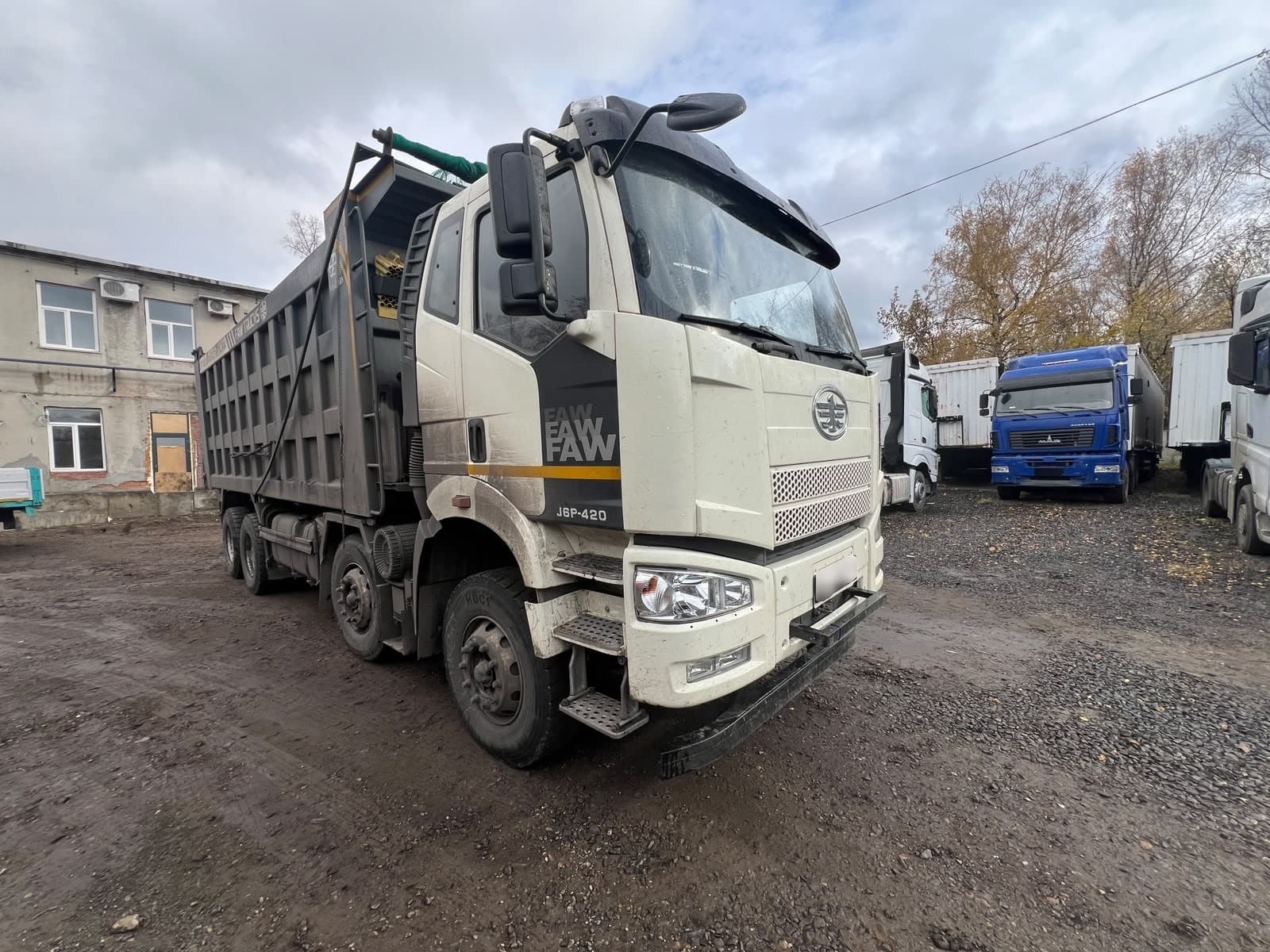 FAW J6 8x4 Самосвал - 2