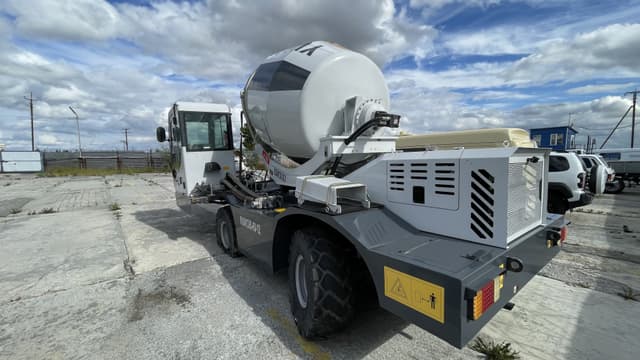 Yugong SDM* Автобетоносмеситель с самозагрузкой - 4