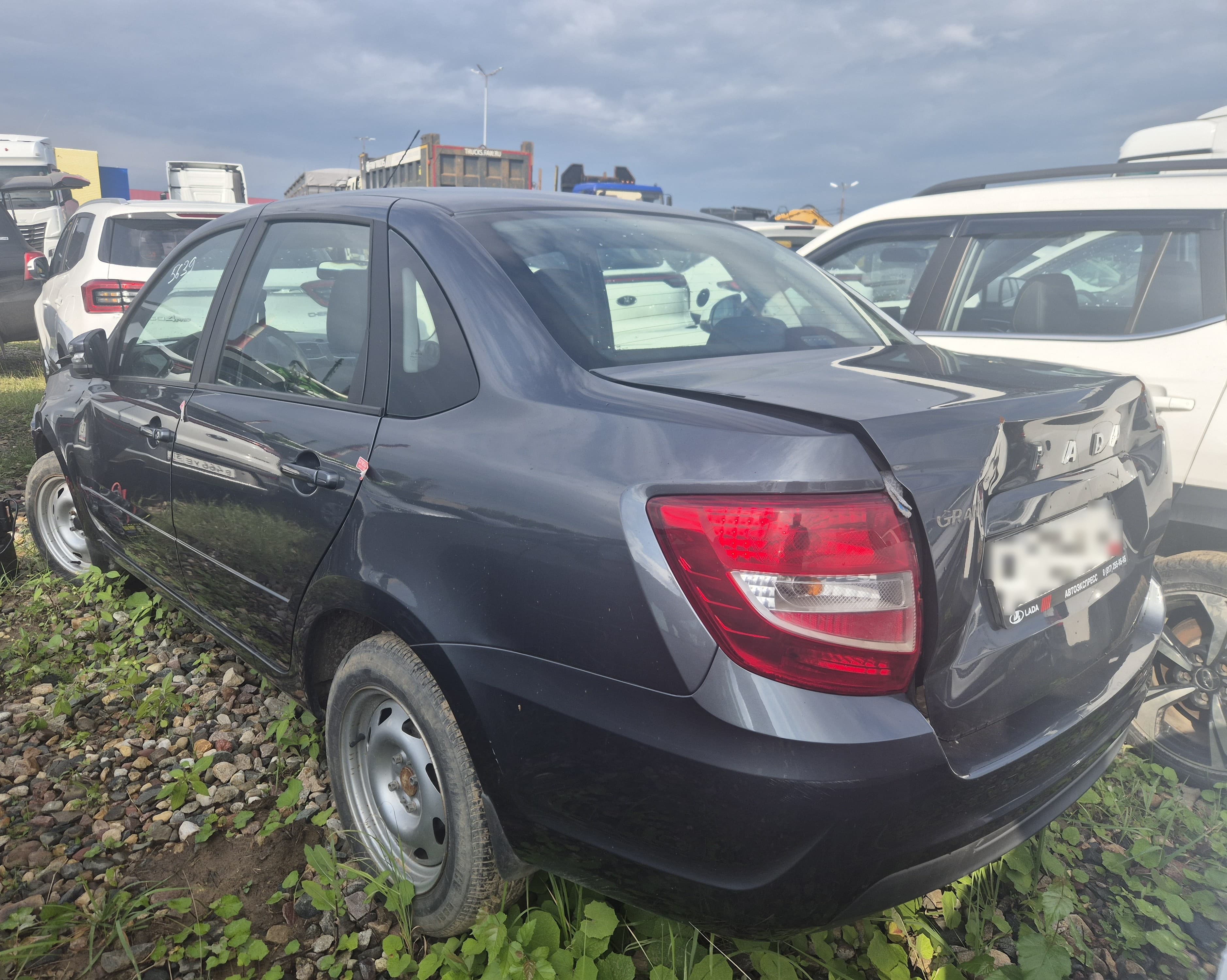 Lada Granta седан - 4