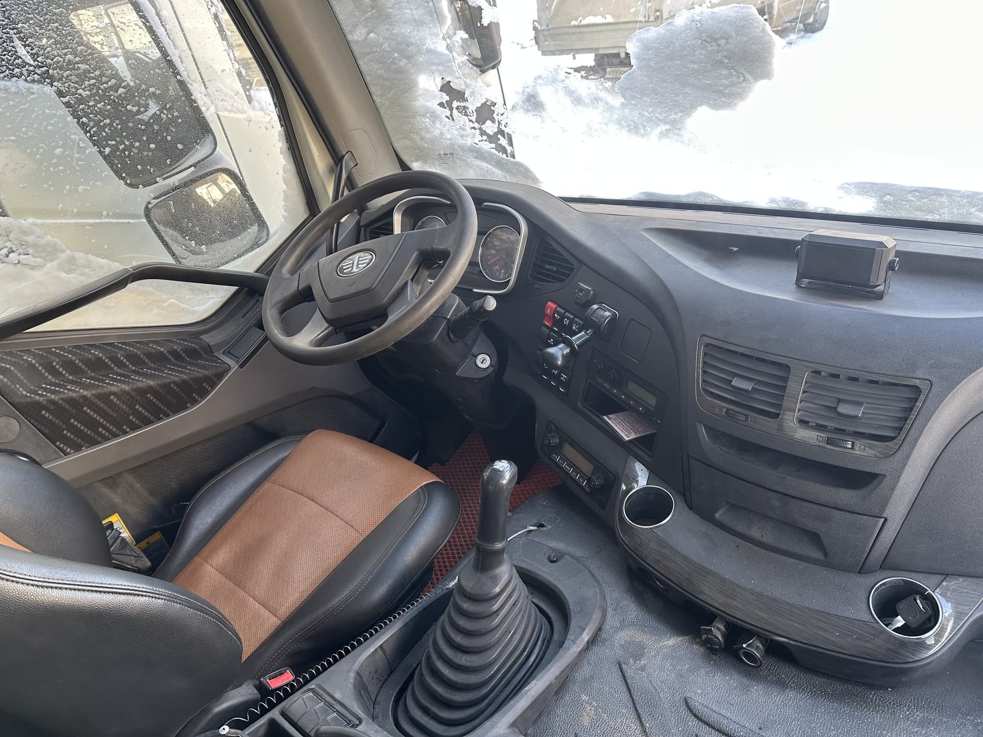 FAW J6* 6x4 Самосвал - 6