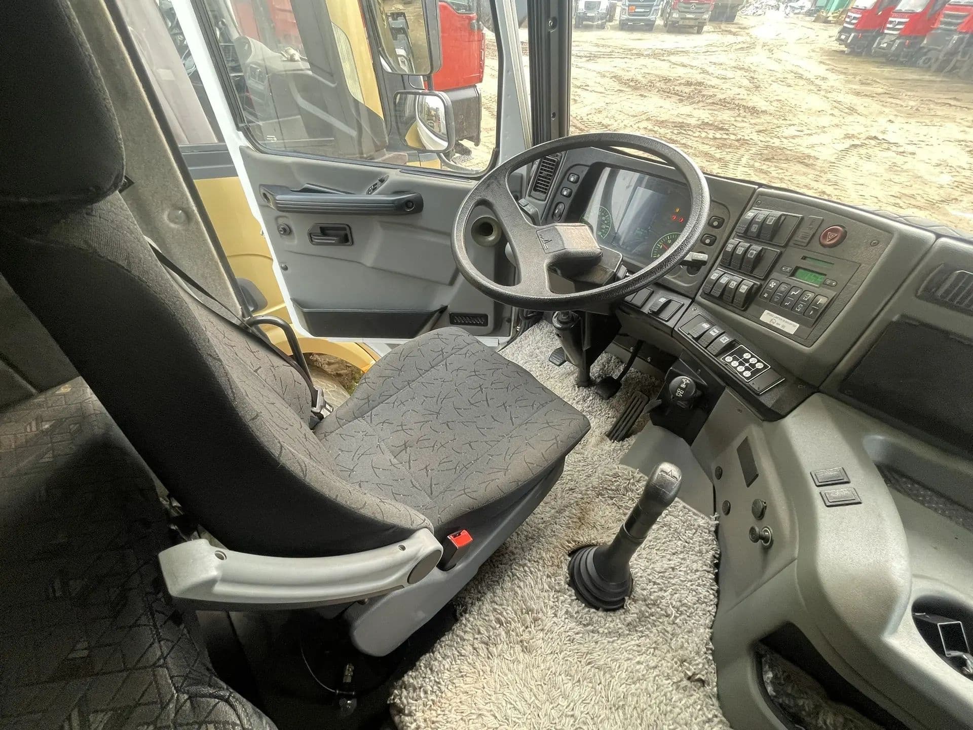 МАЗ 6430 6x4 Седельный тягач - 6