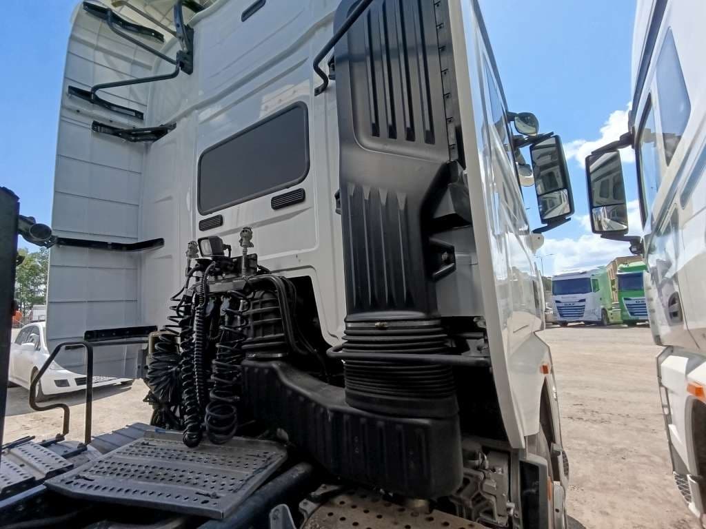FAW J7 4x2 Седельный тягач - 3