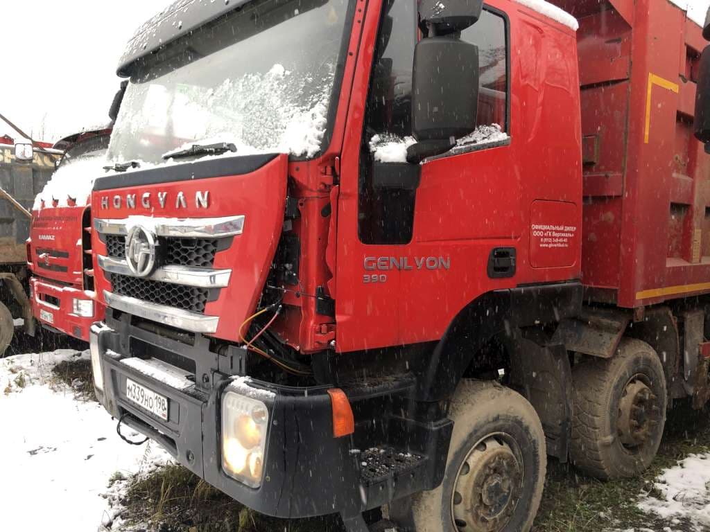 Hongyan CQ3406HV39 8x4 Самосвал - 1