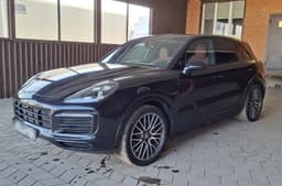 Porsche Cayenne - 1
