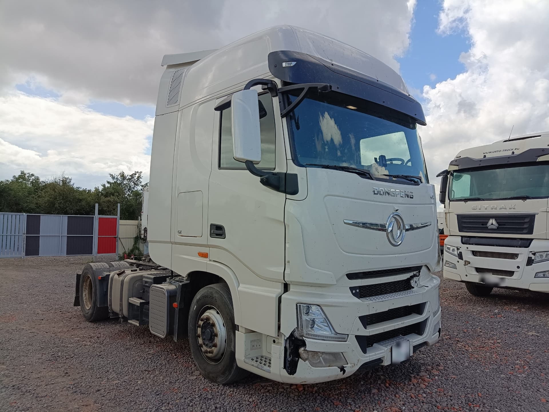 Dongfeng DFH 4x2 Седельный тягач - 2