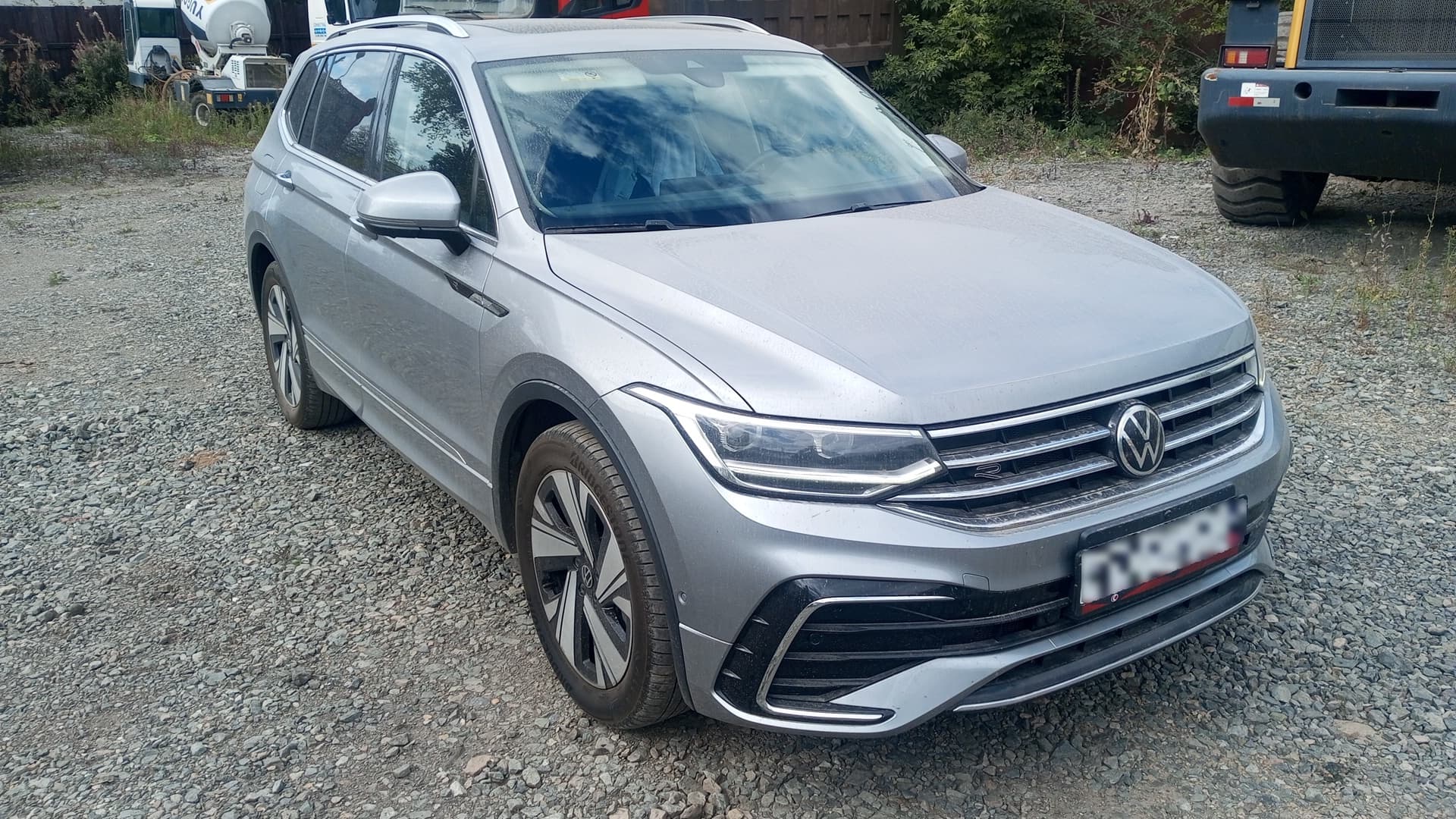 Volkswagen Tiguan L - 2