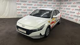 Hyundai Elantra - 1