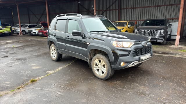Lada Niva Travel - 1