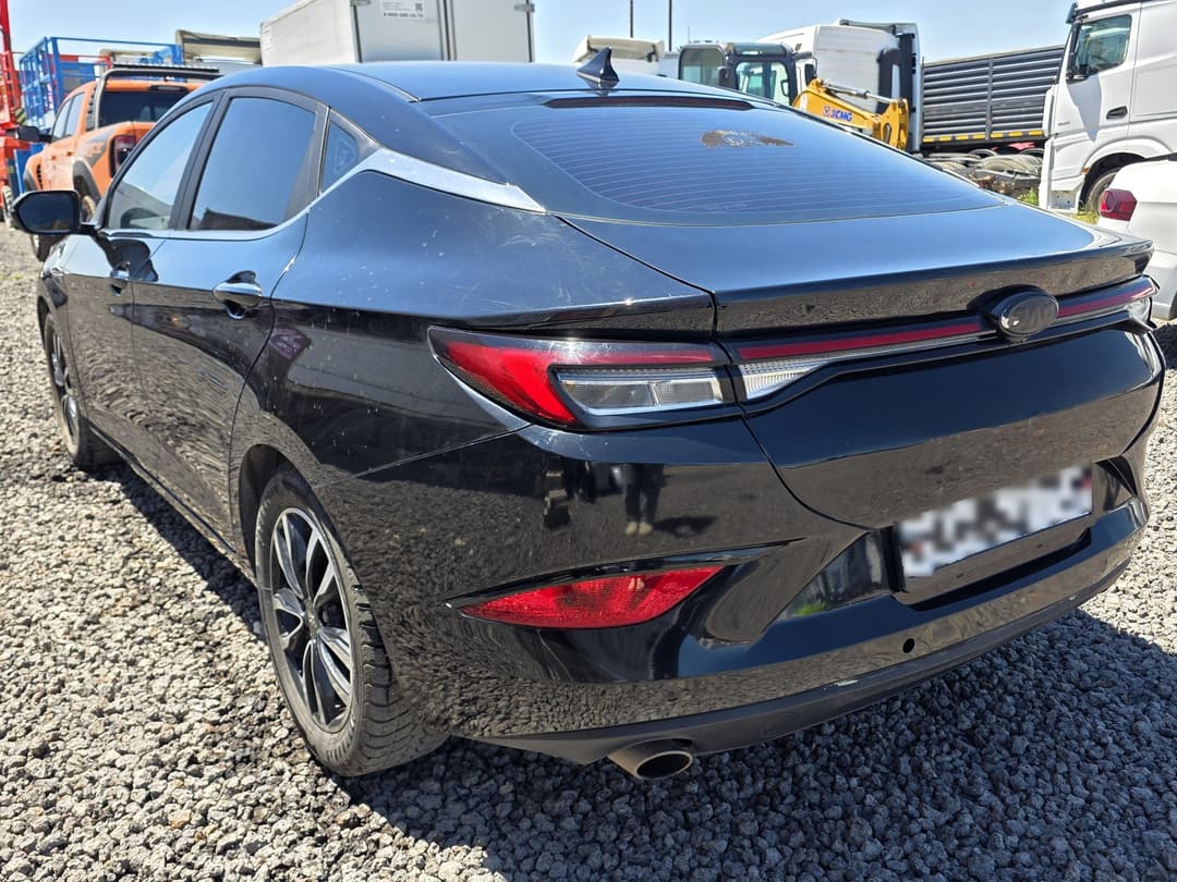 Jac J7 - 4