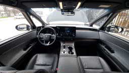 Lexus LM 350h - 5