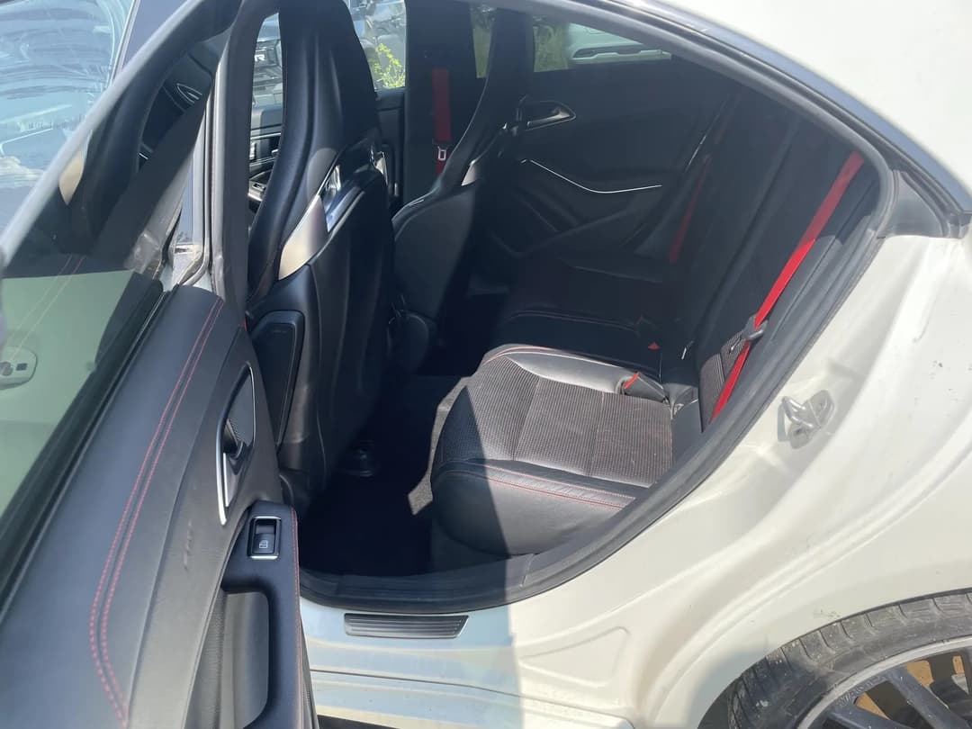 Mercedes-Benz CLA - 8