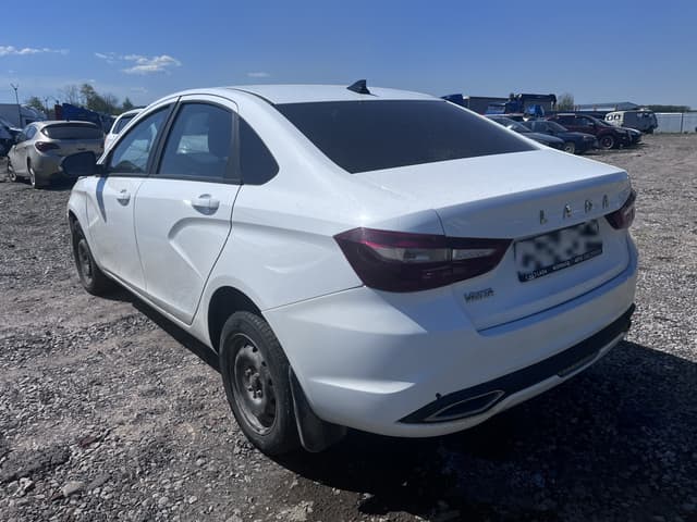 Lada Vesta седан - 4