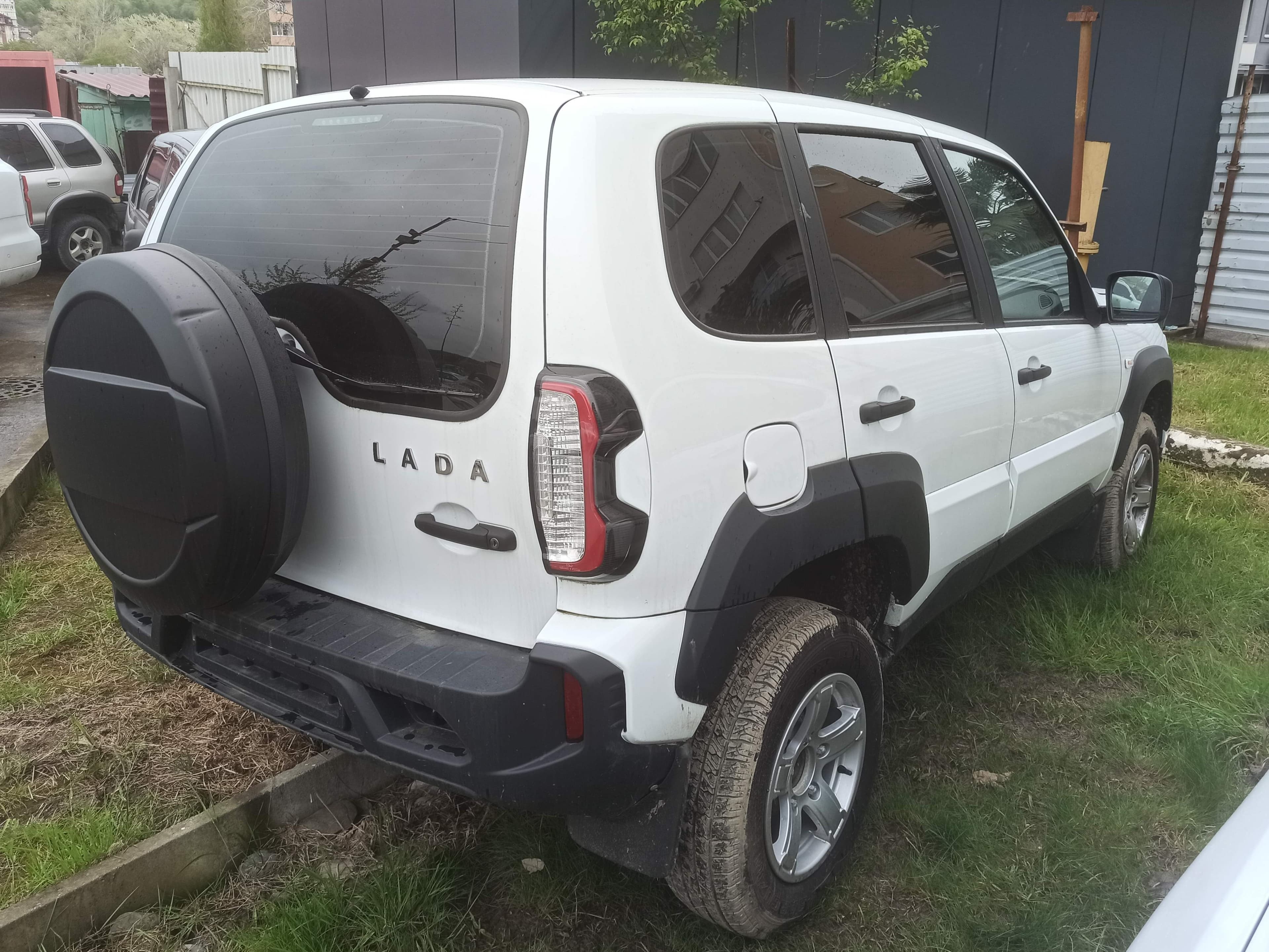 Lada Niva Travel - 3