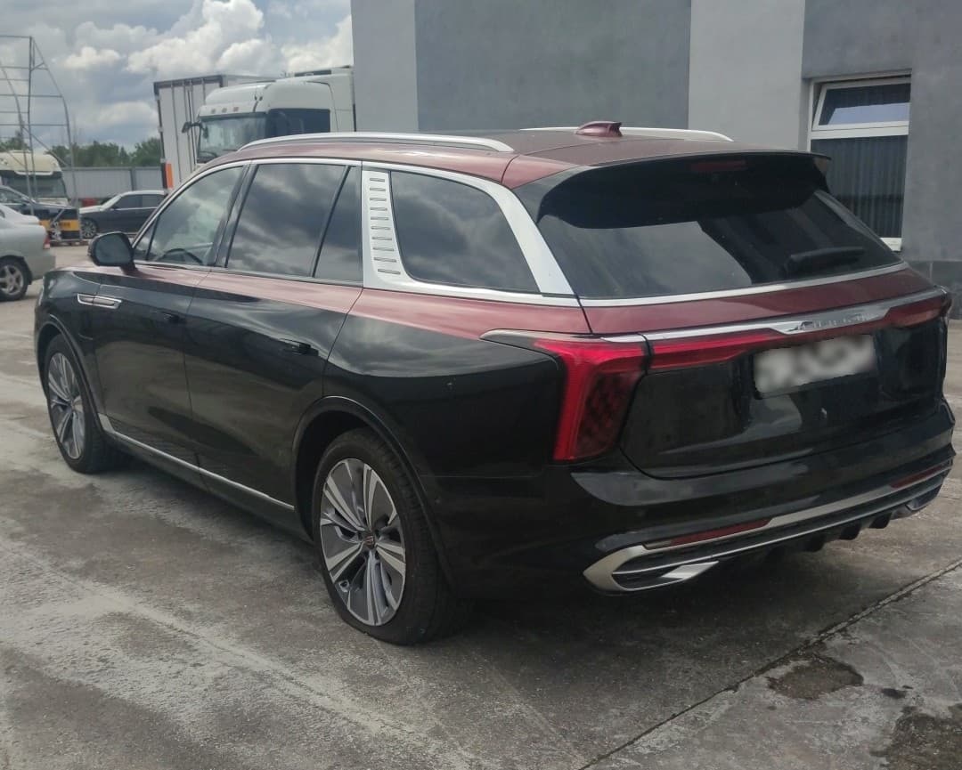 Hongqi E-HS9 - 4