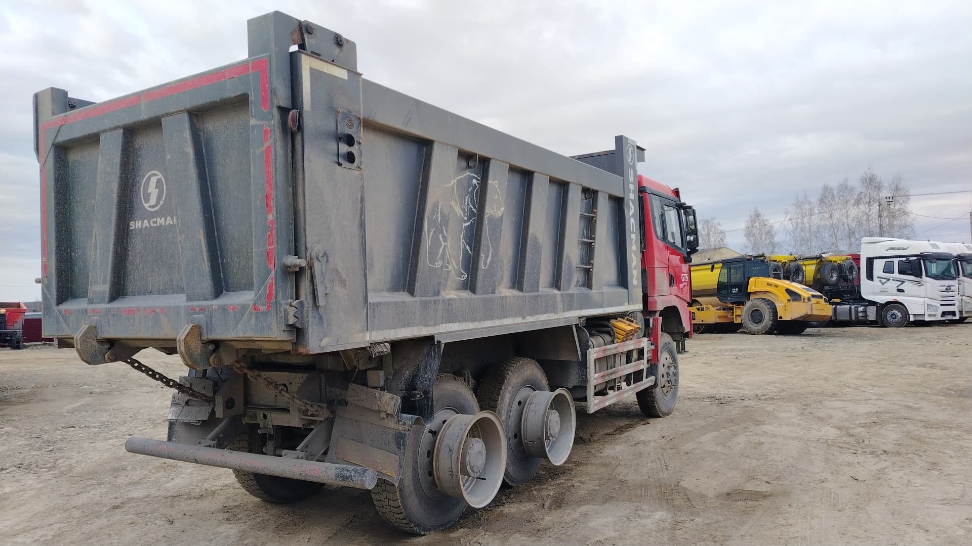 Shacman (Shaanxi) SX* 6x6 Самосвал - 3
