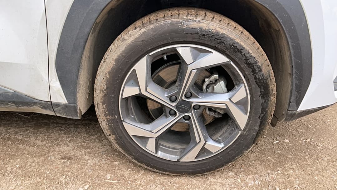 Geely Atlas - 10
