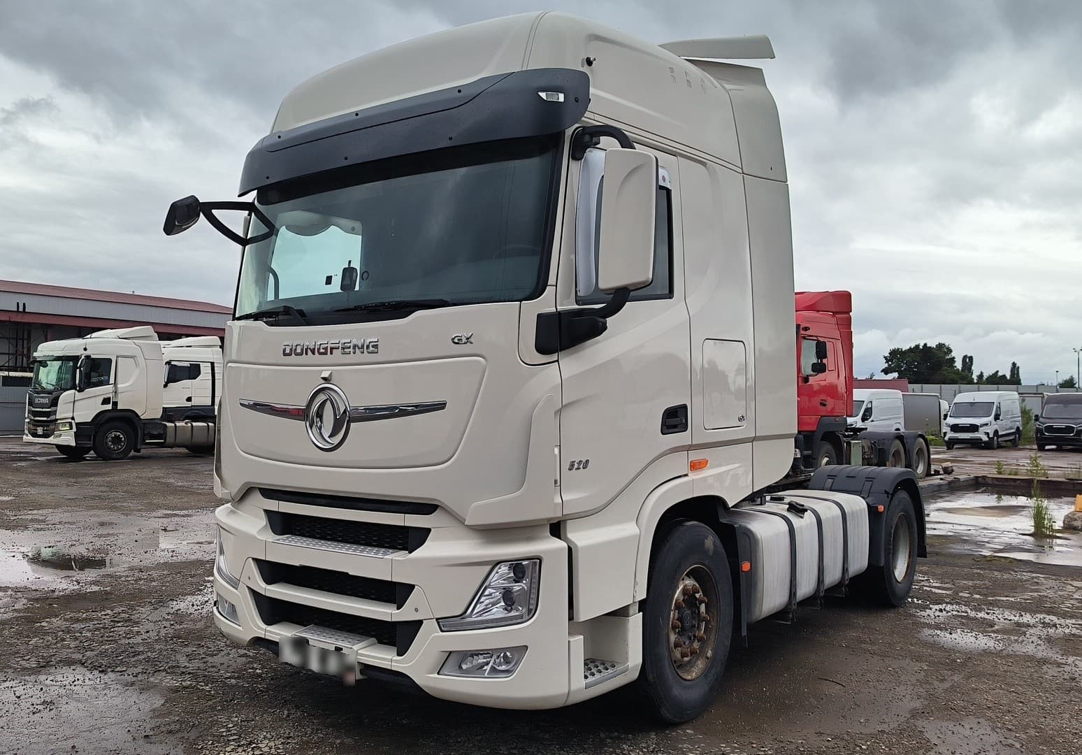 Dongfeng DFH 4x2 Седельный тягач - 1