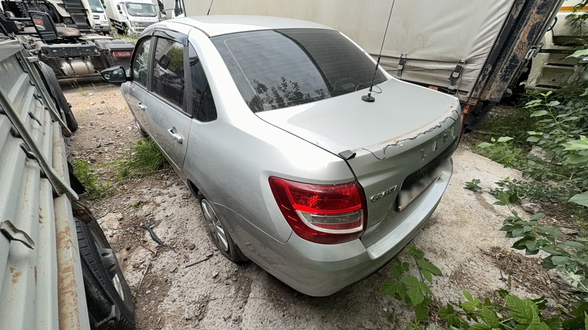 Lada Granta седан - 4