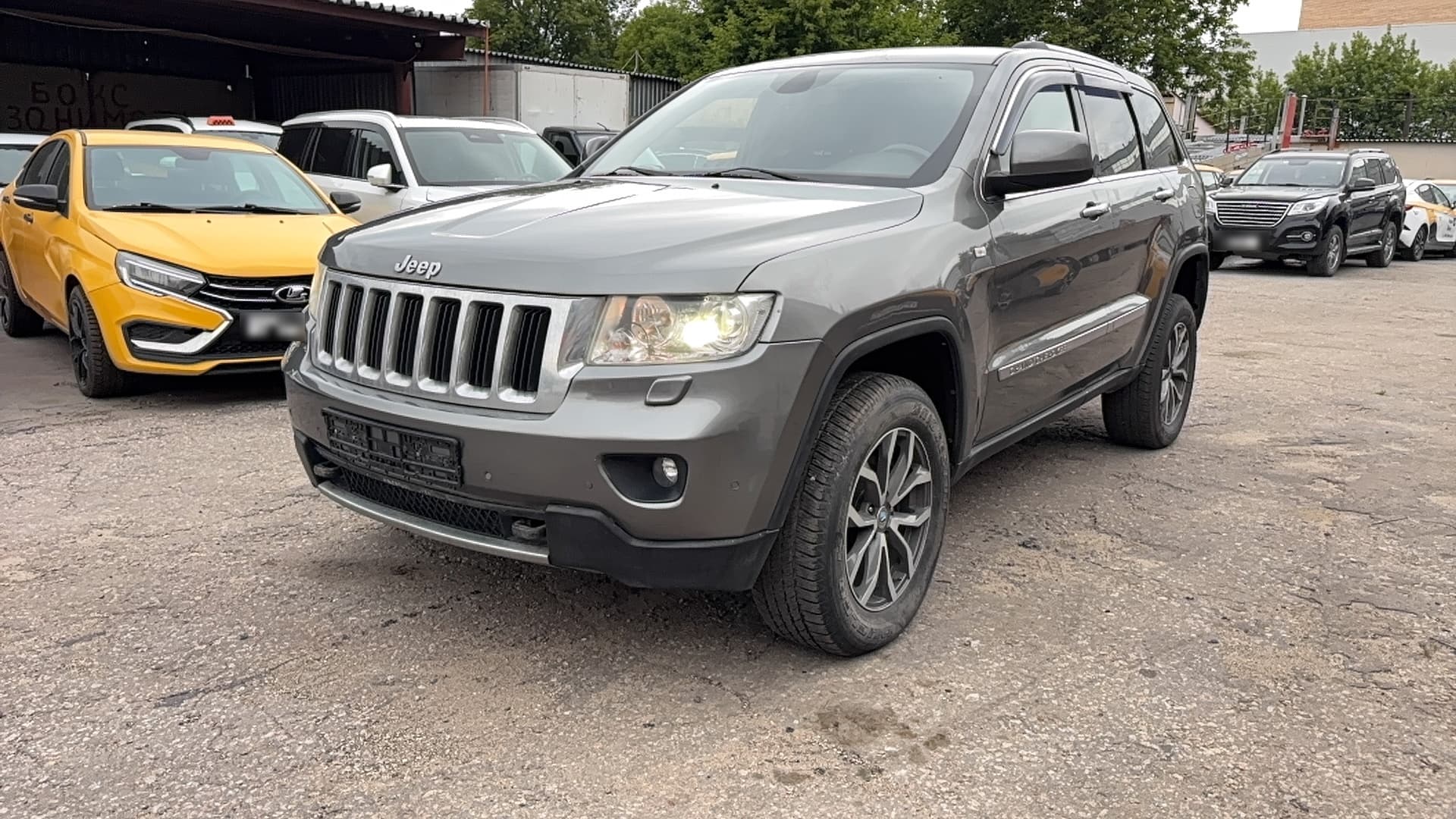 Jeep Grand Cherokee - 1