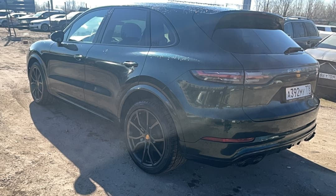 Porsche Cayenne - 4