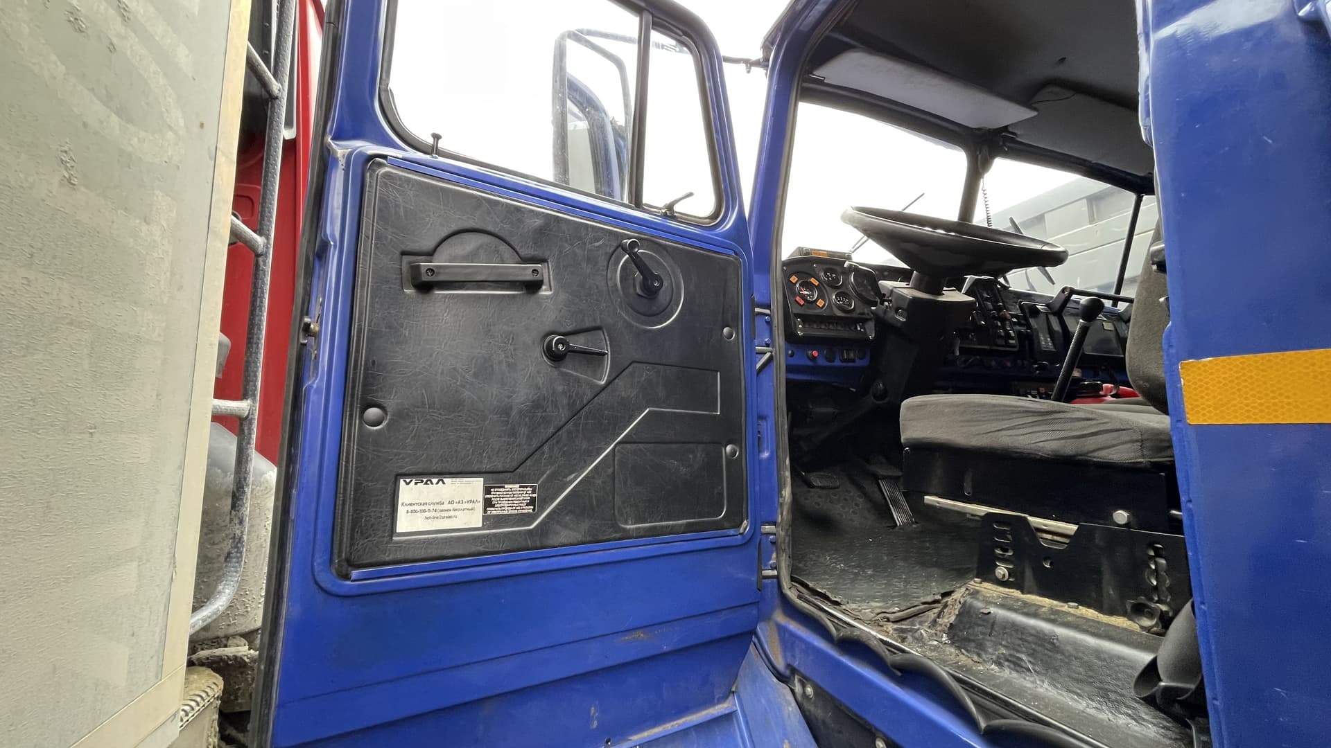 Гирд 5849* на шасси Ural NEXT 4320* 6x6 Передвижная мастерская с КМУ - 8