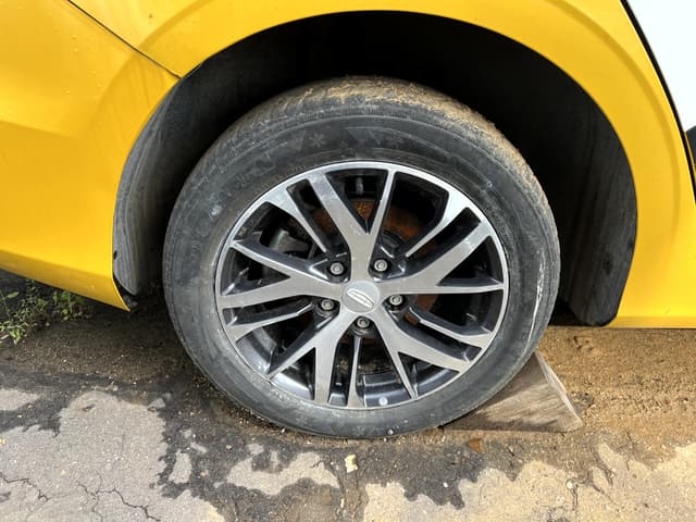 Geely EMGRAND - 10